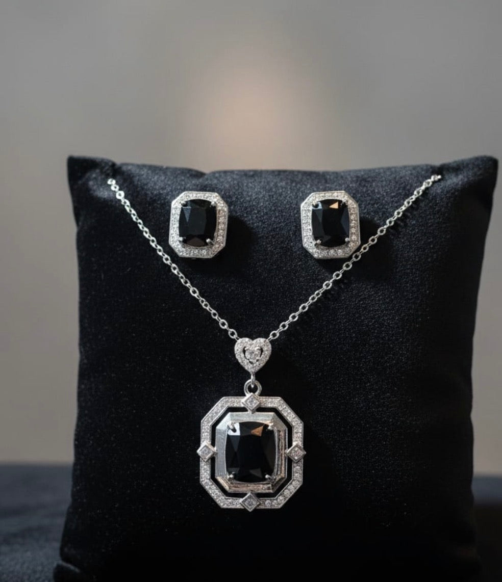 neckles and earring