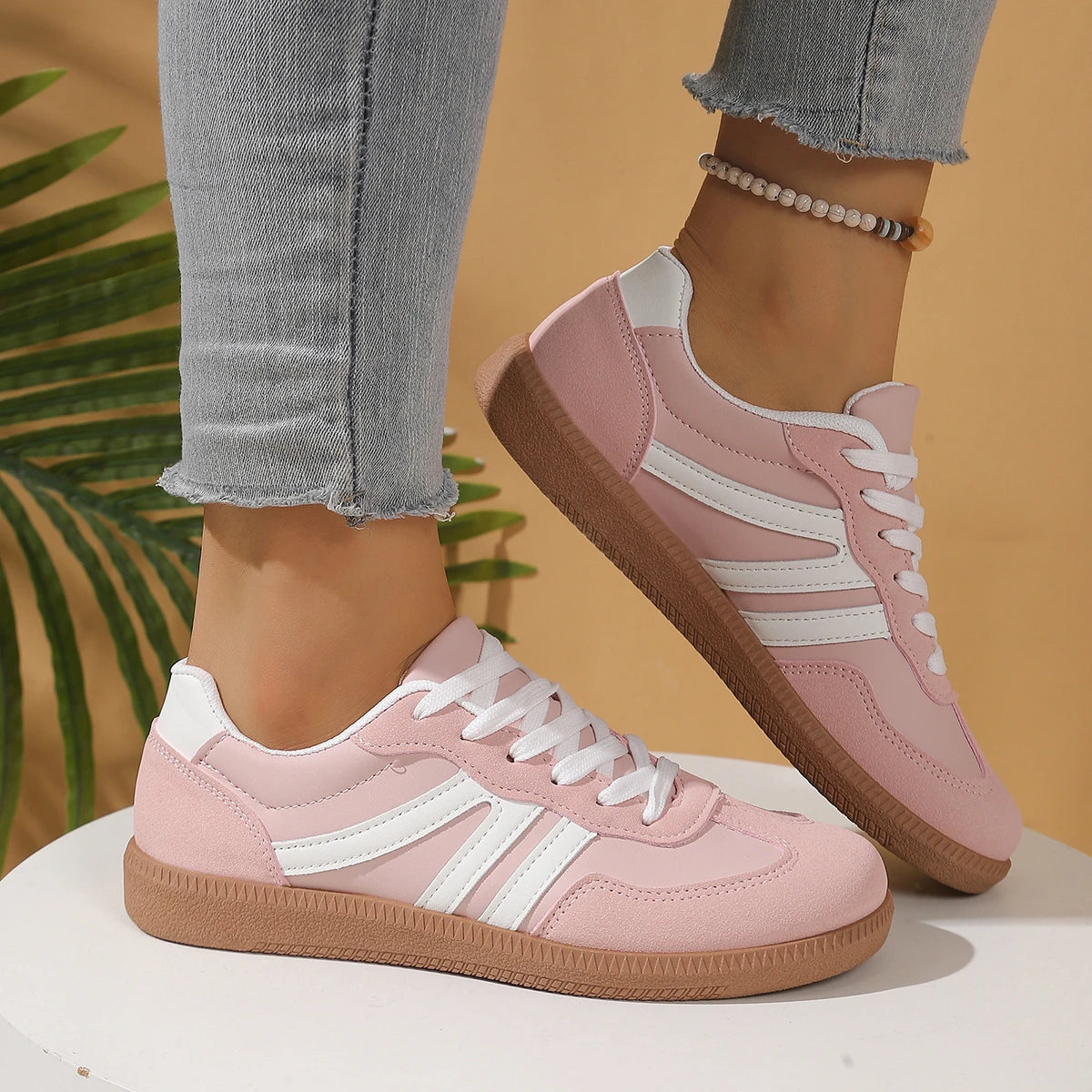 Fashionable Hot Selling Multi-color Sports and Leisure Shoes Elegant  Sexy Round Toe Flat Bottomed Women's Shoes for All Seasons