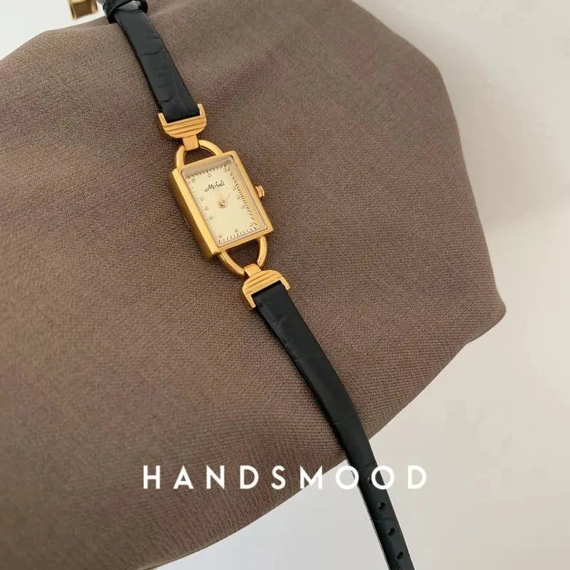 Women's Watch Luxury Fashion Leather Strap Women's Watch High Quality Elegant Women's Watch Luxury Gold and Silver