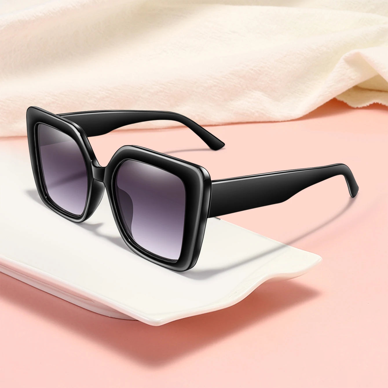 Women's Fashionable Sunglasses Large Lens Square Frame Glasses Suitable for Daily Wear Shopping Beach Parties Unisex