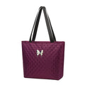 Ladies' fashionable commuter-style shoulder bag is selling well. It's a handbag.