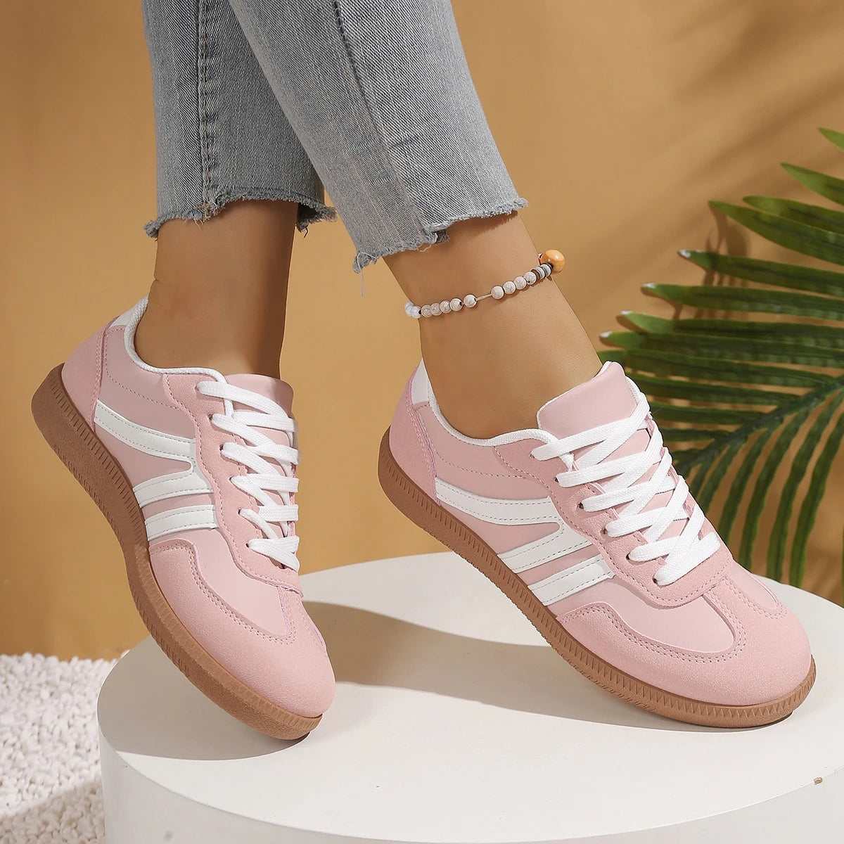 Fashionable Hot Selling Multi-color Sports and Leisure Shoes Elegant  Sexy Round Toe Flat Bottomed Women's Shoes for All Seasons