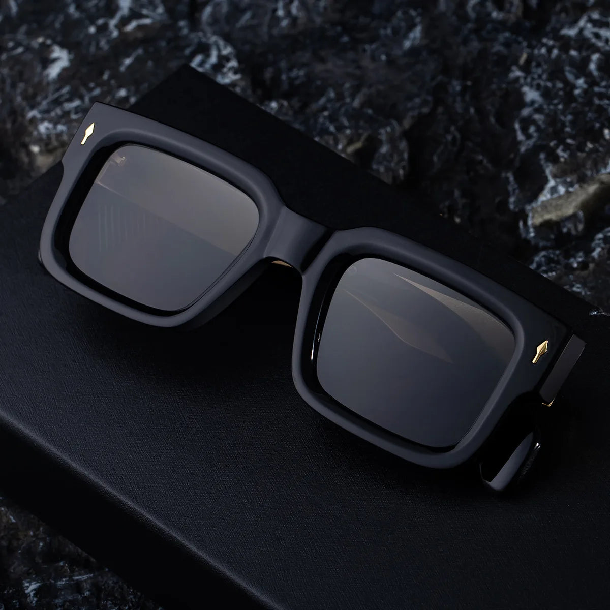 2026 New Square Sunglasses for Men, European American Retro Luxury Frame UV400 Anti Glare Outdoor Driving Mens Shades