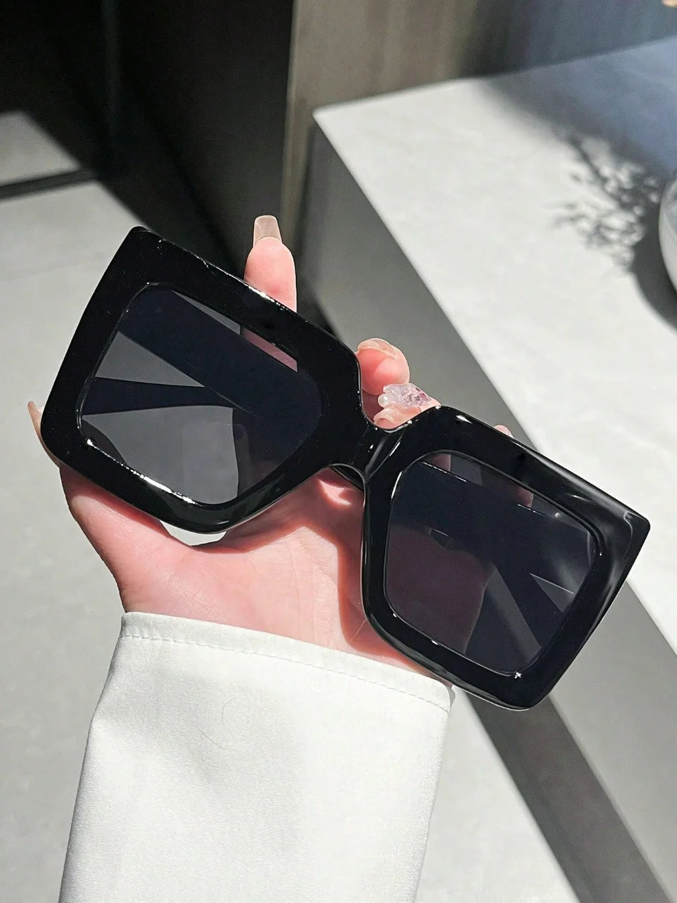1 pair of unisex square full-frame fashion sunglasses, suitable for sports, fishing, vacations, travel, driving, street style, beach, outdoor activities, golf, festivals, rock climbing, street fashion accessories, and