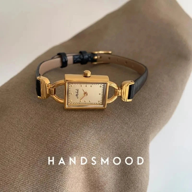 Women's Watch Luxury Fashion Leather Strap Women's Watch High Quality Elegant Women's Watch Luxury Gold and Silver