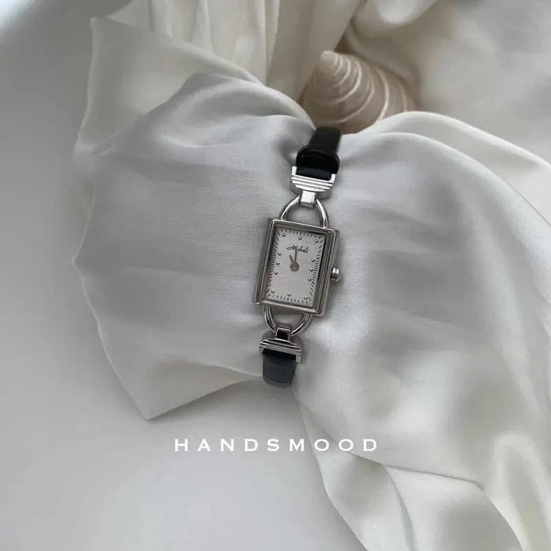Women's Watch Luxury Fashion Leather Strap Women's Watch High Quality Elegant Women's Watch Luxury Gold and Silver